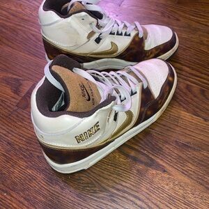 Vintage Nike Air tortoise shell pattern